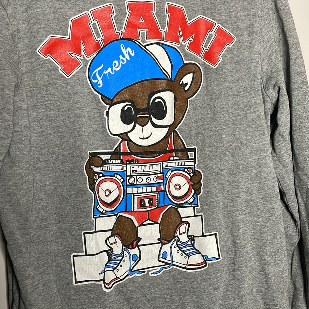 New Look Graphic Crew Neck Sweater - Picture 2 of 7